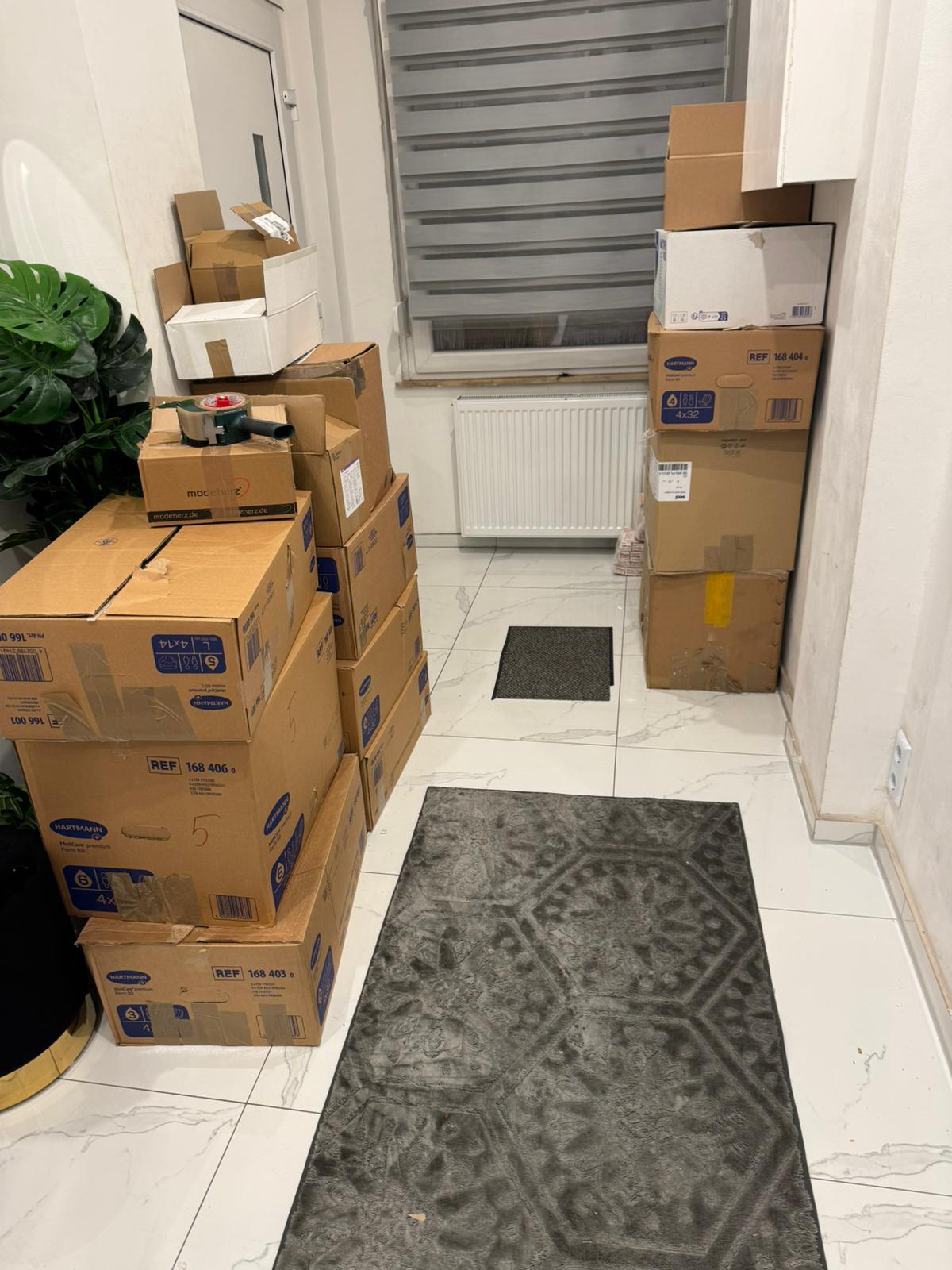 MO Logistics handing over Nigerian parcels to DHL for final delivery across Europe
